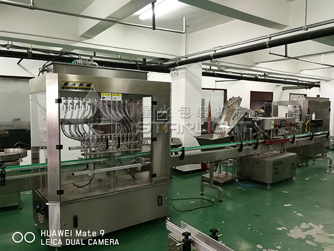 車用尿素灌裝機廠房內實拍